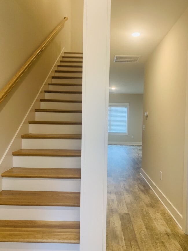 Photo - 807 Coles Ferry Pike