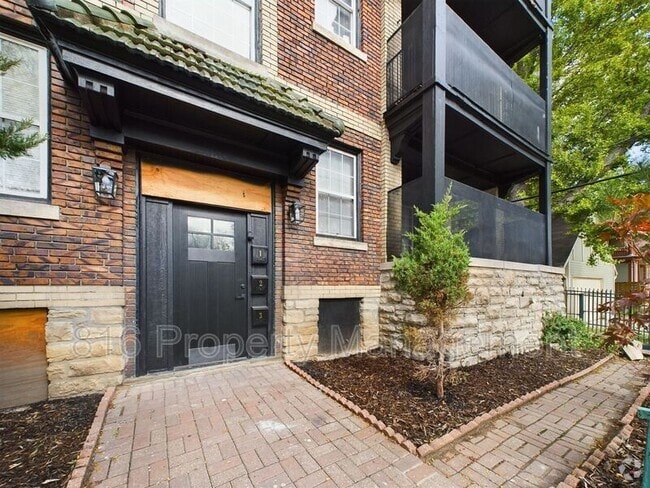 Building Photo - 1110 E 40th St Unit 4 Rental