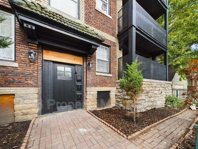 Photo - 1110 E 40th St Condo Unit 4