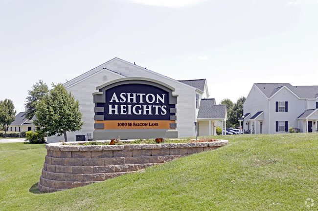 Sign - Ashton Heights Apartments