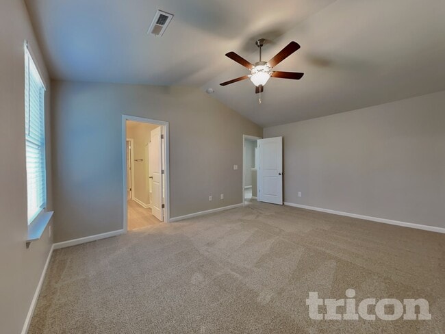 Photo - 572 Lakerun Dr