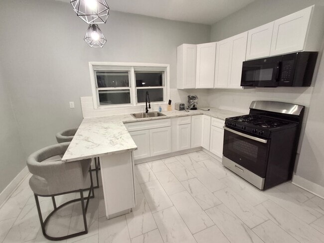 Photo - 27 Lexington Ave