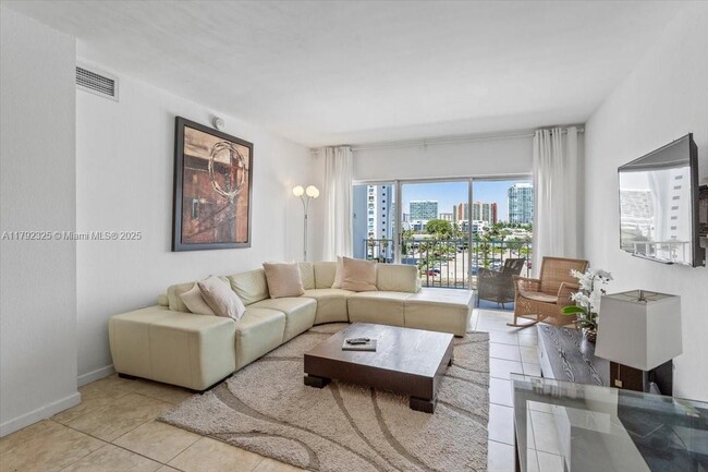 Photo - 500 Bayview Dr Condo Unit 527