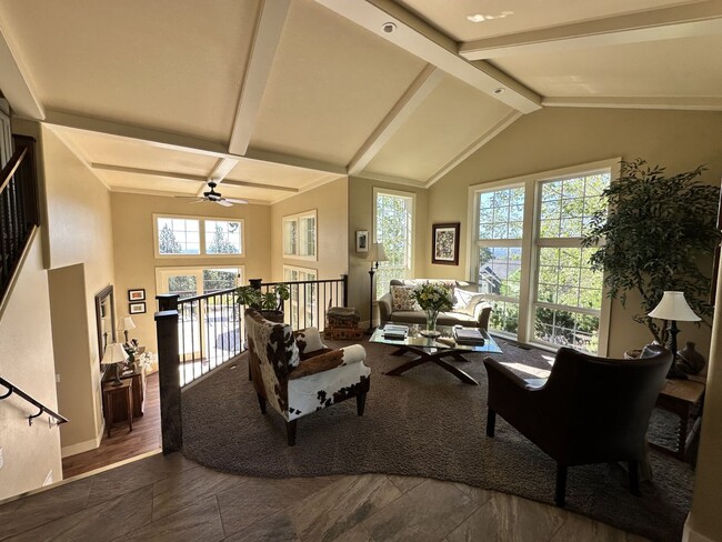 Photo - Large Furnished home on Awbrey Butte