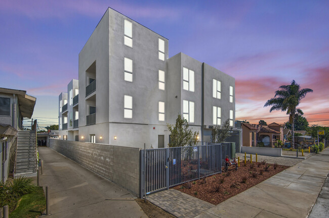 Photo - 10928 S Inglewood Ave Apartment Unit 201