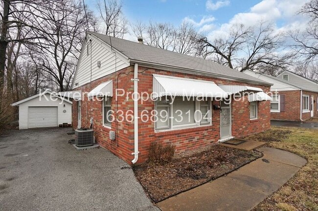 Photo - 1045 N New Florissant Rd