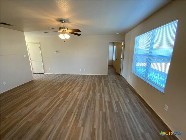 Photo - 2212 Bellmont