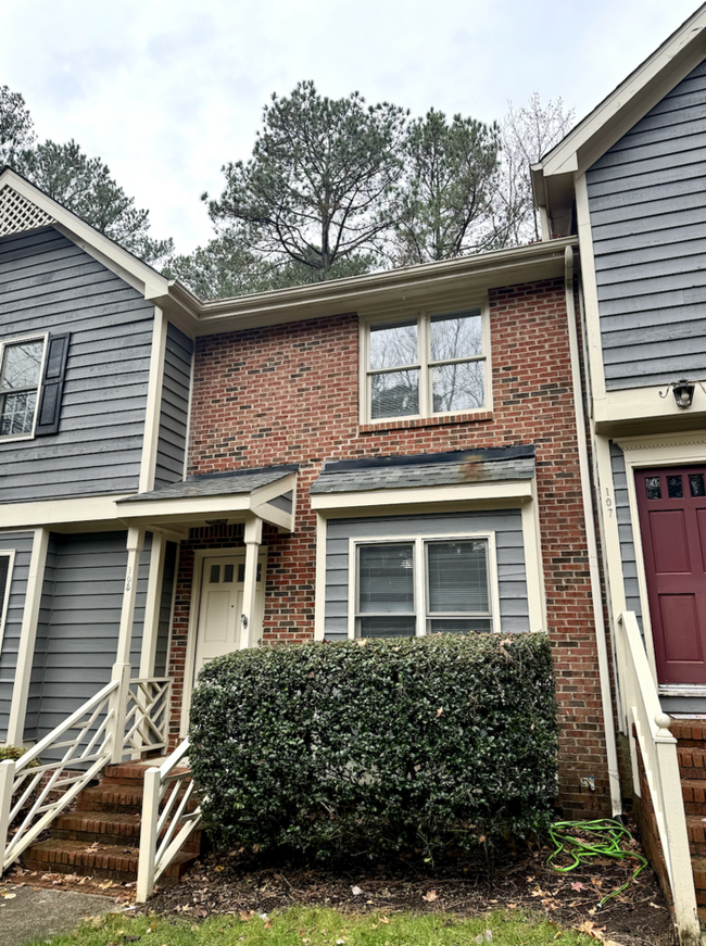 Beautiful Cary Townhome - Beautiful Cary Townhome