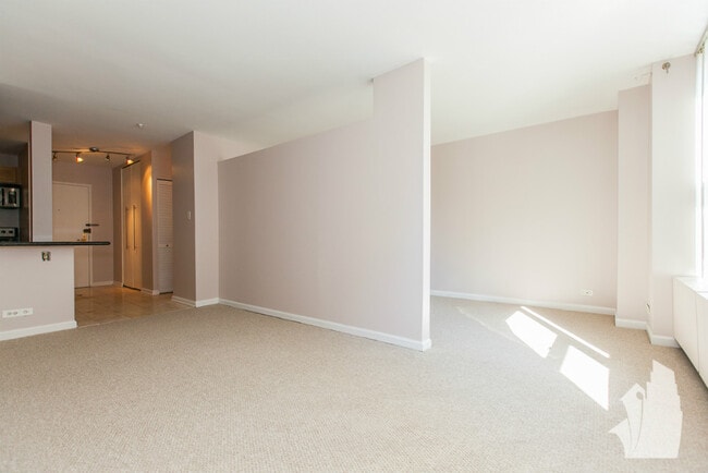Photo - 777 N Michigan Ave Unit 1706