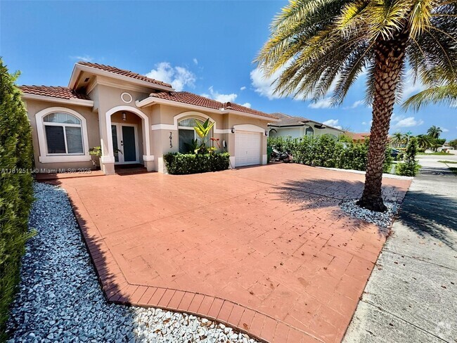 Building Photo - 7915 NW 200th Terrace Rental