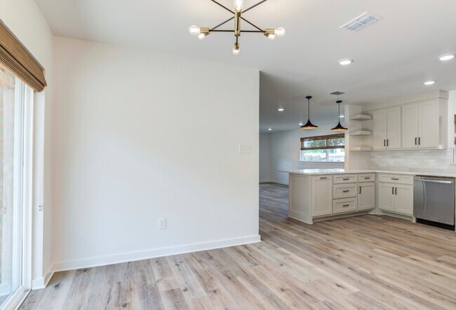 Photo - 2812 54th St