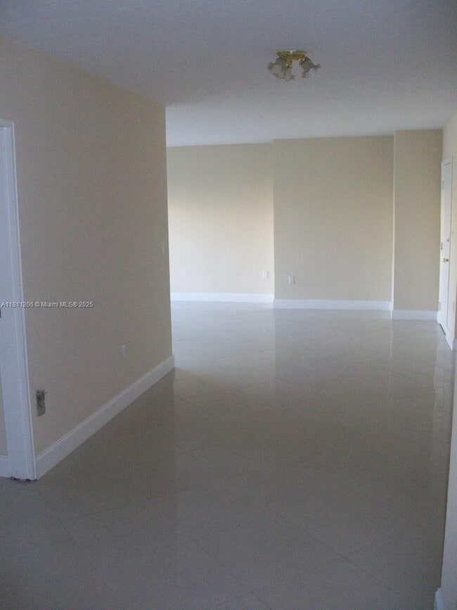 Photo - 10001 W Bay Harbor Dr Unidad 306