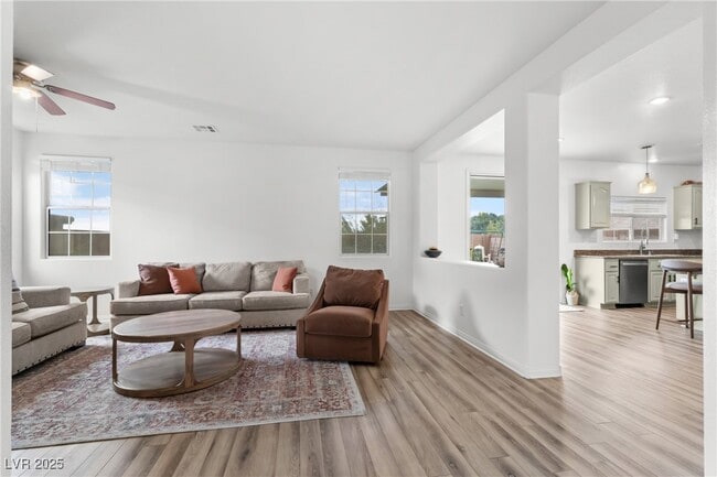 Photo - 1144 Highbury Grove St