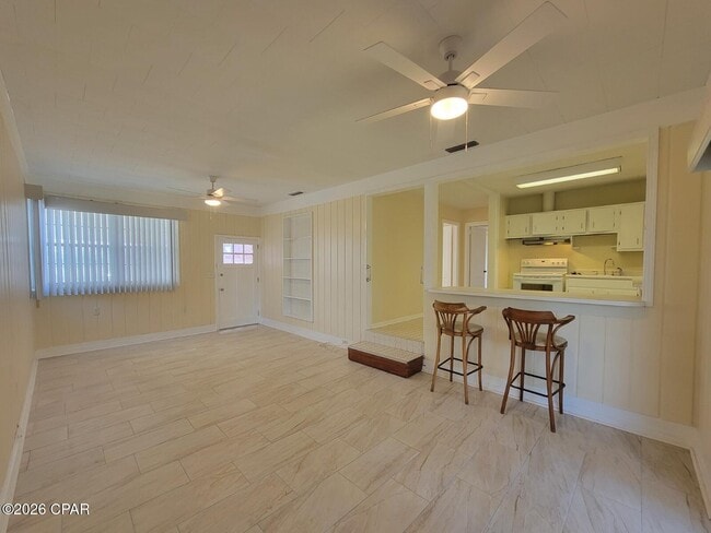 Photo - 909 E 7th St