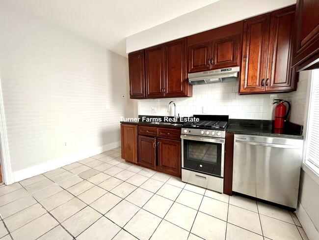 Building Photo - 24 Maryland St Unit 3