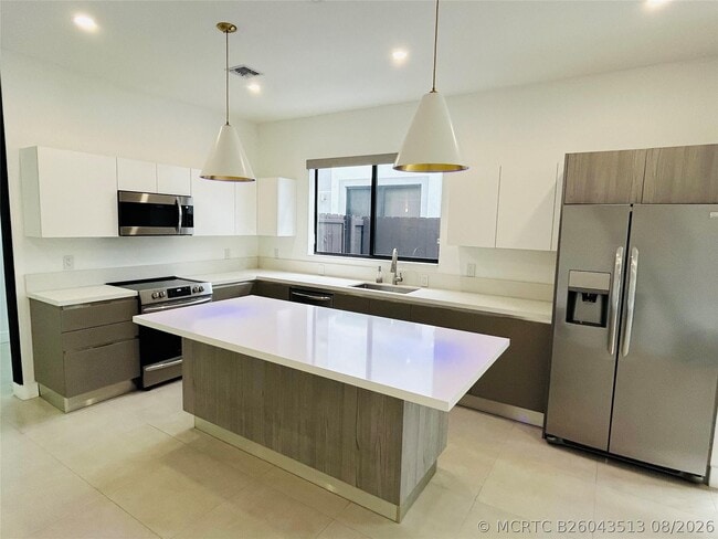 Photo - 310 SW 9th St