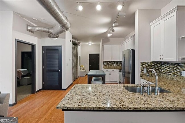Photo - 5300 Peachtree Rd Unit 0501