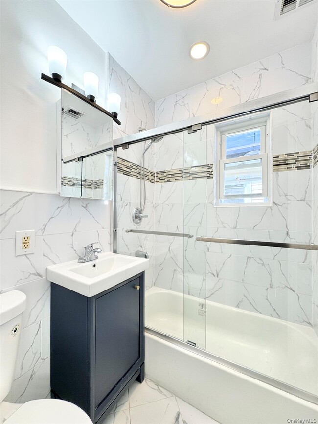 Photo - 43-15 156th St