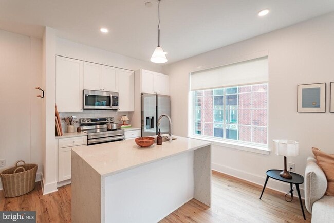 Building Photo - 2101 Washington Ave Unit PREMIUM ONE BED