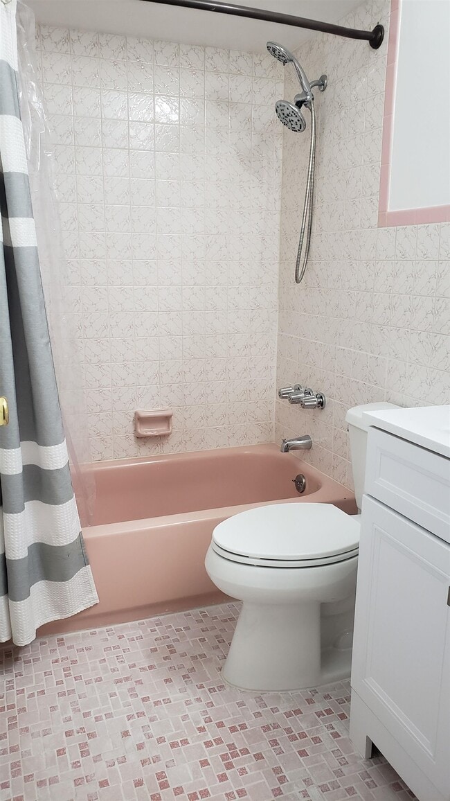 Photo - 227-229-229 Cambridge Ave Unidad 8