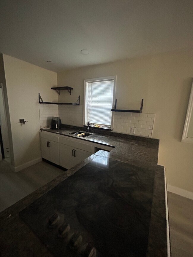Photo - 210 W 5th St Unit apt 1a