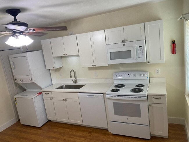 Building Photo - 120 Bellamy Ave Rental