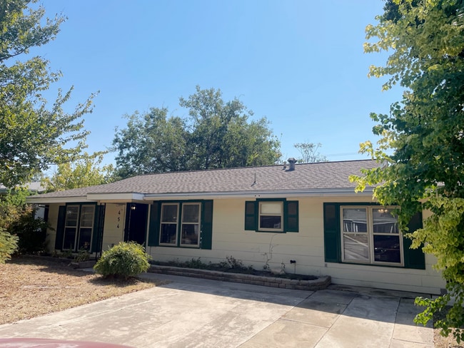 Photo - 454 Anton Dr