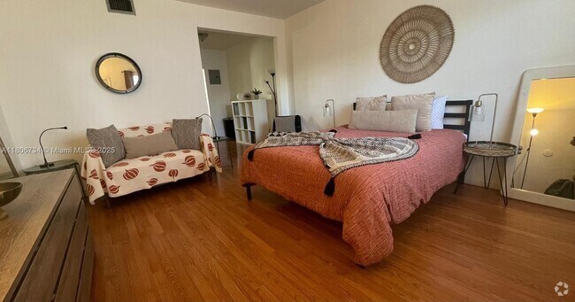 Building Photo - 653 Michigan Ave Unit 10 Rental