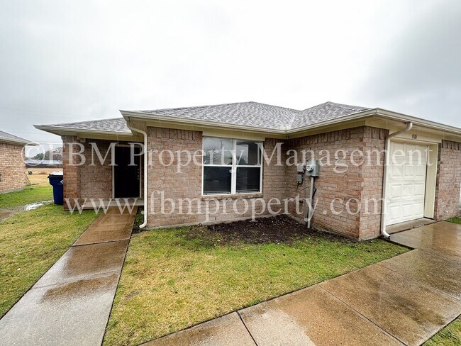 Photo - 1510 Drexel Drive - Charming 3 Bedroom, 2 Bathroom Brick Duplex in Waxahachie, TX! Unit 1510