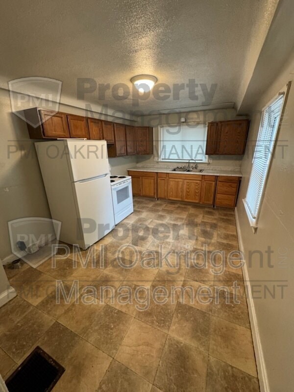 Photo - 906 Race Dr Unit 1