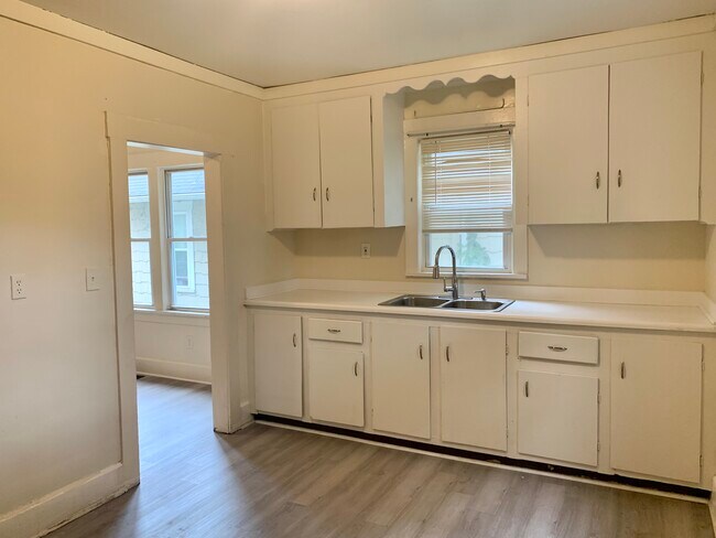 Photo - 1729 Edwards Ave NE Unit 1729