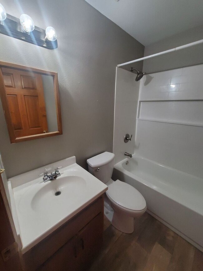 Photo - N868 Amanda St Unit 2