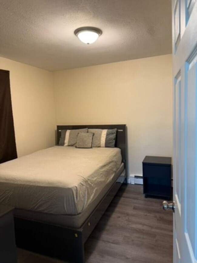 1516 Buttercup St Unit B