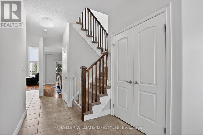 Photo - 2200 Dogwood Crescent
