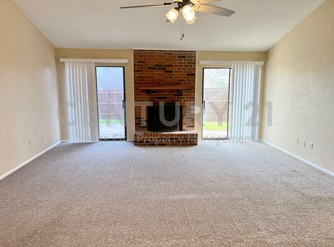 Photo - Incredible 3/2/2 in Lewisville ISD for Rent!