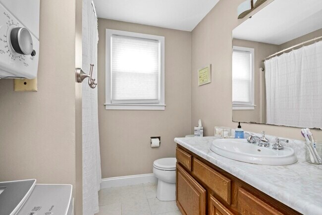 Photo - 452 Main St Unit 2