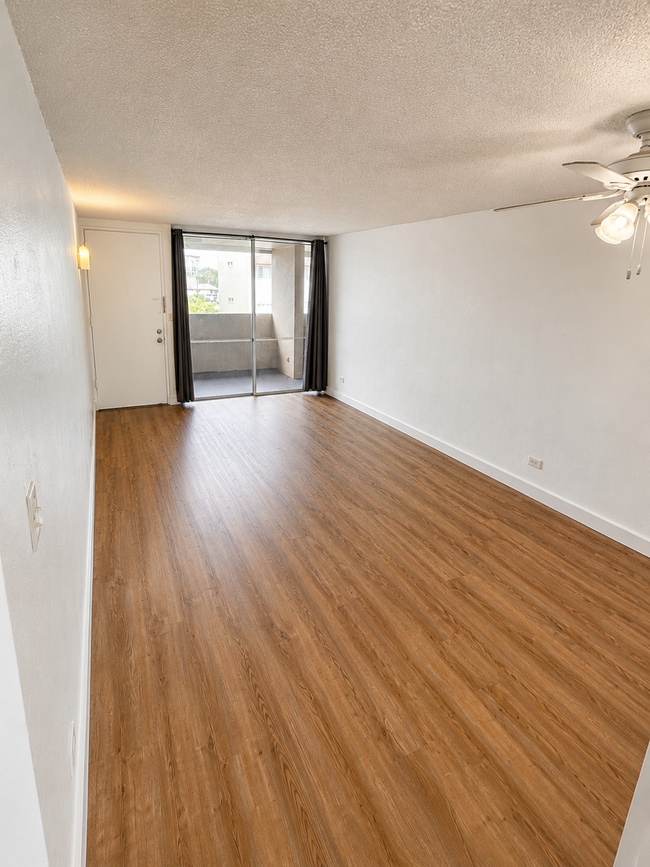 Photo - Pet-Negotiable. Newly Remodeled. Assigned Parking Unit B5