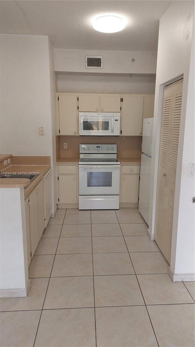 Photo - 7290 NW 114th Ave Unidad 206-7