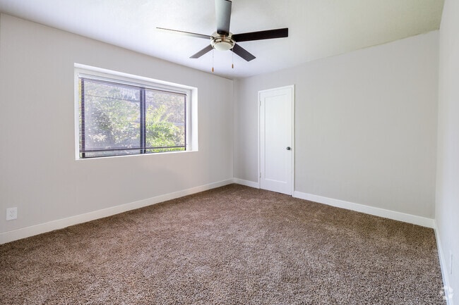 2Br, 2BA - 900SF Bedroom 4