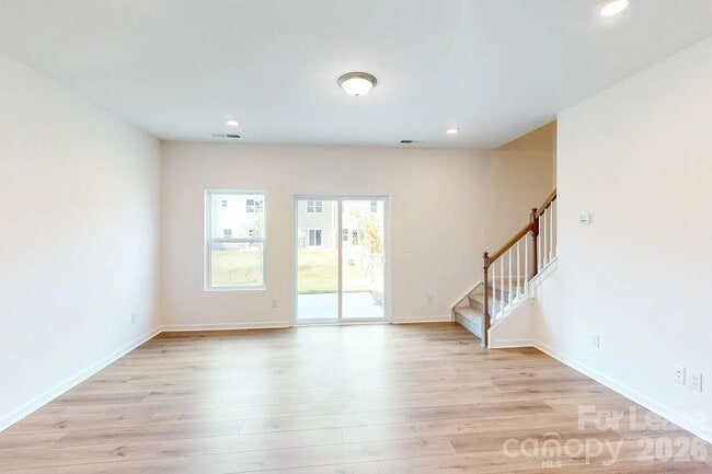Photo - 2752 Yeager Dr NW