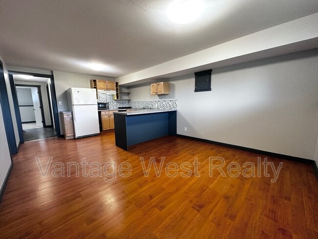 697 Belgo Rd