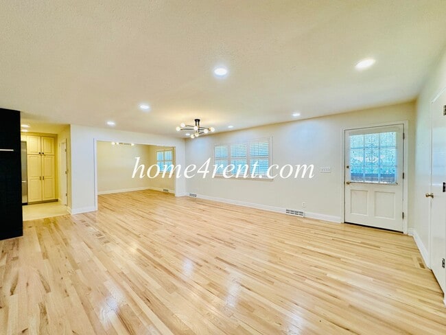 Photo - 11131 Wornall Rd