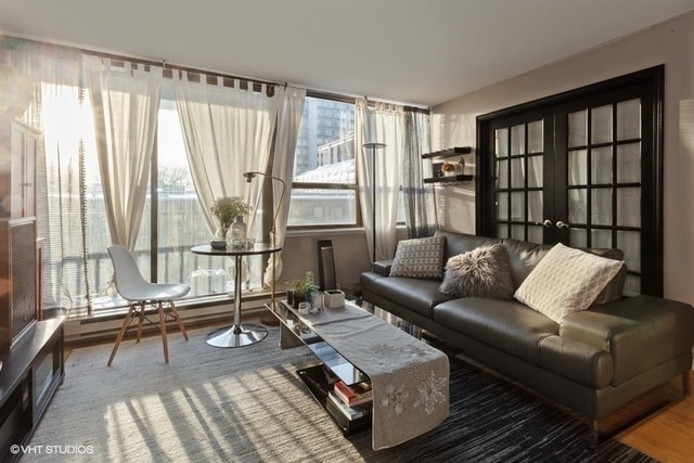 Photo - 2740 N Pine Grove Ave Unit #4F