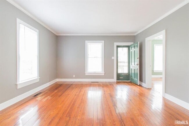 Photo - 520 S Eagleson Ave