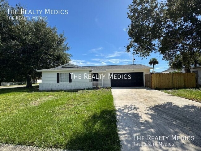Photo - 1718 Palmer Ln