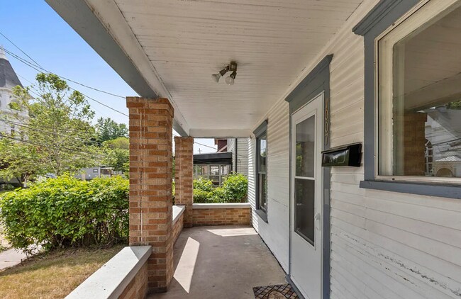 Photo - 1007 Sherman St SE