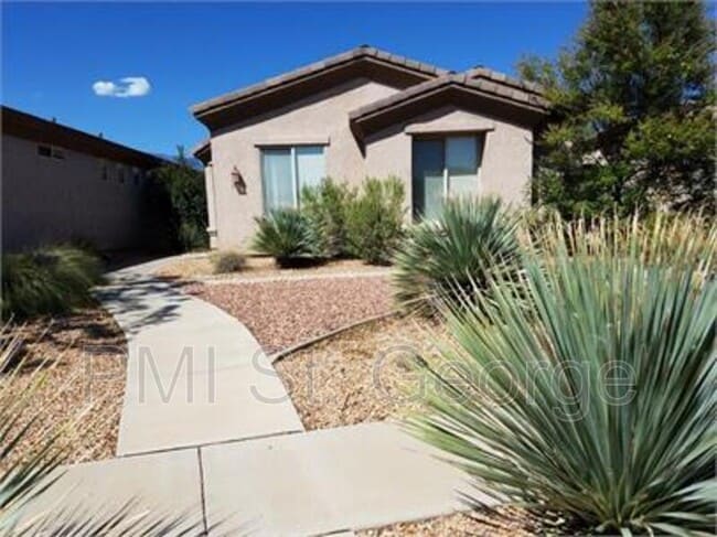 Building Photo - 3753 E Canyon Crest Ave Rental