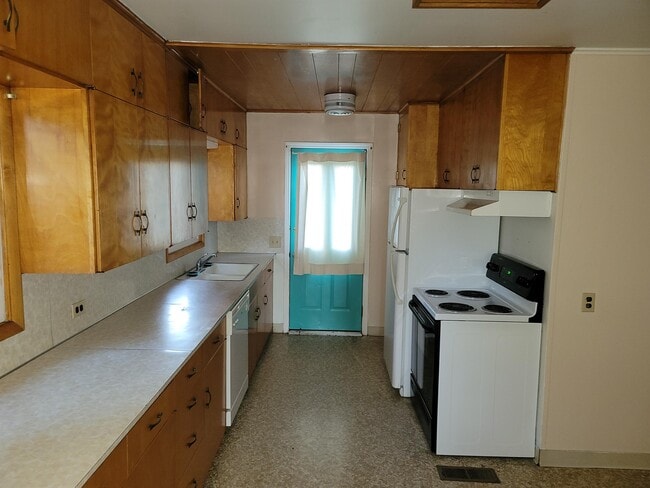 Photo - 711 Sanford Ave