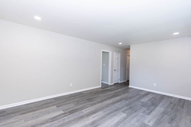 Photo - Renovated 3bdr 2bth rancher in the heart of Newport News