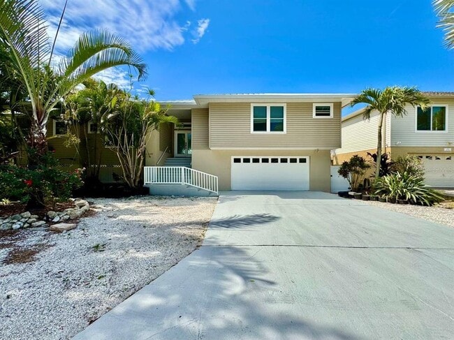 Building Photo - 2384 Creek Ct